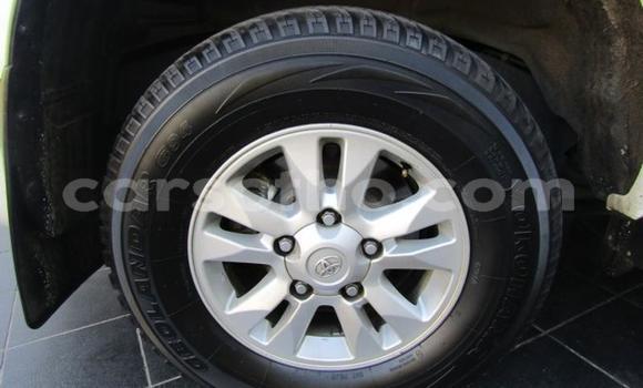 Sayi Na hannu Toyota Land Cruiser White Mota in Maseru a Maseru Sayi Na hannu Toyota Land Cruiser White Mota in Maseru a Maseru
