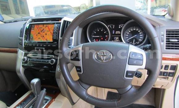 Sayi Na hannu Toyota Land Cruiser White Mota in Maseru a Maseru Sayi Na hannu Toyota Land Cruiser White Mota in Maseru a Maseru