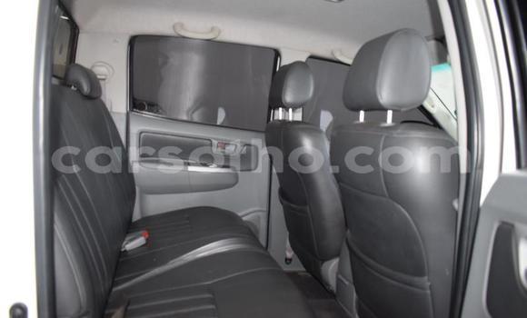 Sayi Na hannu Toyota Hilux White Mota in Maseru a Maseru Sayi Na hannu Toyota Hilux White Mota in Maseru a Maseru