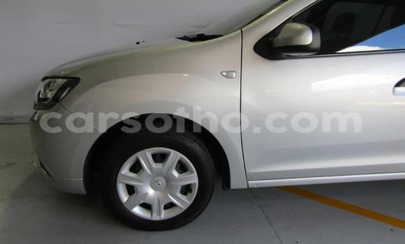 Sayi Na hannu Renault Sandero Silver Mota in Roma a Maseru Sayi Na hannu Renault Sandero Silver Mota in Roma a Maseru
