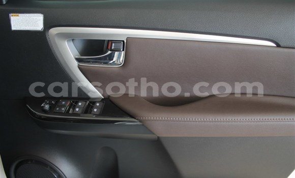 Acheter Occasion Voiture Toyota Fortuner Blanc à Import - Dubai, Maseru Acheter Occasion Voiture Toyota Fortuner Blanc à Import - Dubai, Maseru