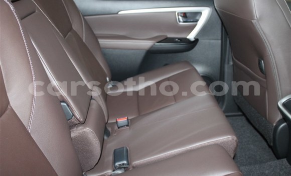 Acheter Occasion Voiture Toyota Fortuner Blanc à Import - Dubai, Maseru Acheter Occasion Voiture Toyota Fortuner Blanc à Import - Dubai, Maseru