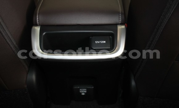 Acheter Occasion Voiture Toyota Fortuner Blanc à Import - Dubai, Maseru Acheter Occasion Voiture Toyota Fortuner Blanc à Import - Dubai, Maseru