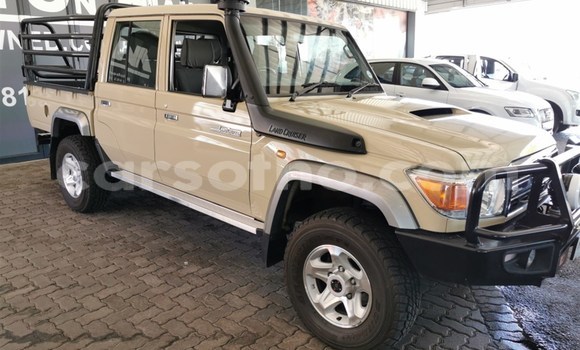 اشتري مستعمل Toyota Land Cruiser Beige سيارة في Maseru في Maseru اشتري مستعمل Toyota Land Cruiser Beige سيارة في Maseru في Maseru