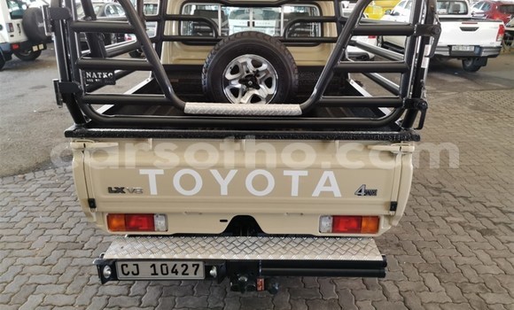 اشتري مستعمل Toyota Land Cruiser Beige سيارة في Maseru في Maseru اشتري مستعمل Toyota Land Cruiser Beige سيارة في Maseru في Maseru
