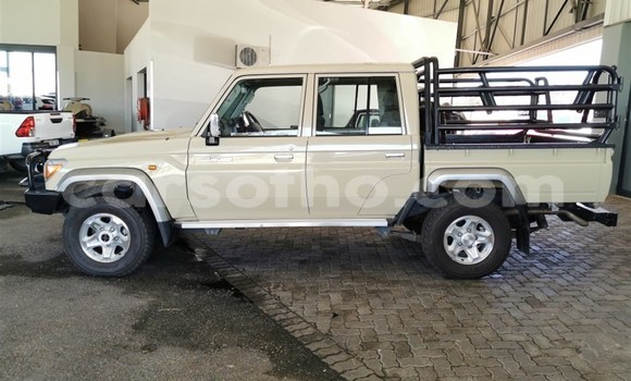 اشتري مستعمل Toyota Land Cruiser Beige سيارة في Maseru في Maseru اشتري مستعمل Toyota Land Cruiser Beige سيارة في Maseru في Maseru