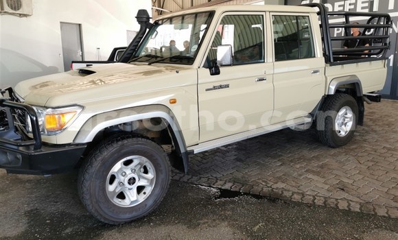 اشتري مستعمل Toyota Land Cruiser Beige سيارة في Maseru في Maseru اشتري مستعمل Toyota Land Cruiser Beige سيارة في Maseru في Maseru
