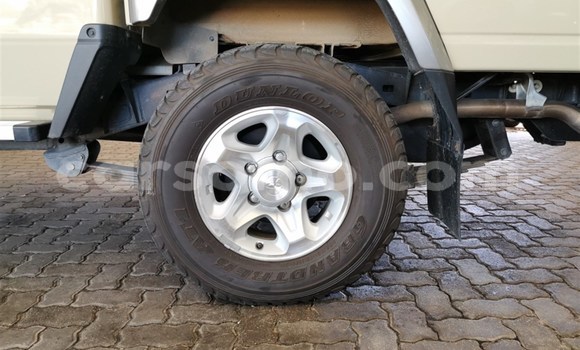 اشتري مستعمل Toyota Land Cruiser Beige سيارة في Maseru في Maseru اشتري مستعمل Toyota Land Cruiser Beige سيارة في Maseru في Maseru