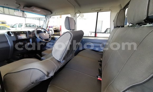 اشتري مستعمل Toyota Land Cruiser Beige سيارة في Maseru في Maseru اشتري مستعمل Toyota Land Cruiser Beige سيارة في Maseru في Maseru