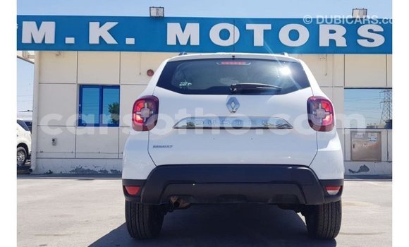 Sayi Imported Renault 19 White Mota in Import - Dubai a Maseru Sayi Imported Renault 19 White Mota in Import - Dubai a Maseru