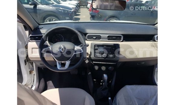 Sayi Imported Renault 19 White Mota in Import - Dubai a Maseru Sayi Imported Renault 19 White Mota in Import - Dubai a Maseru