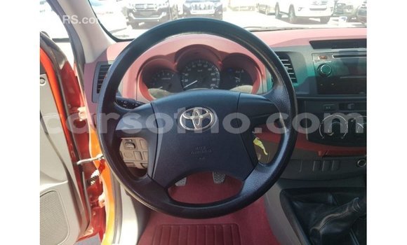 Sayi Imported Toyota Hilux Red Mota in Import - Dubai a Maseru Sayi Imported Toyota Hilux Red Mota in Import - Dubai a Maseru
