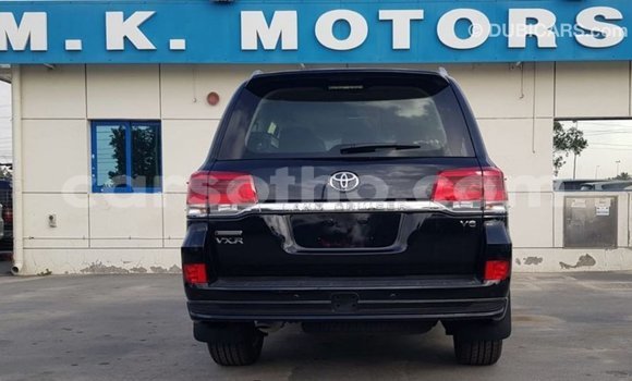 Sayi Imported Toyota Land Cruiser Black Mota in Import - Dubai a Maseru Sayi Imported Toyota Land Cruiser Black Mota in Import - Dubai a Maseru