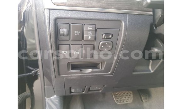 Sayi Imported Toyota Land Cruiser Black Mota in Import - Dubai a Maseru Sayi Imported Toyota Land Cruiser Black Mota in Import - Dubai a Maseru