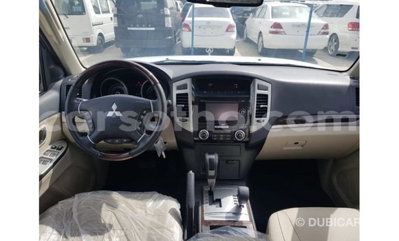 Sayi Imported Mitsubishi Pajero Red Mota in Import - Dubai a Maseru Sayi Imported Mitsubishi Pajero Red Mota in Import - Dubai a Maseru