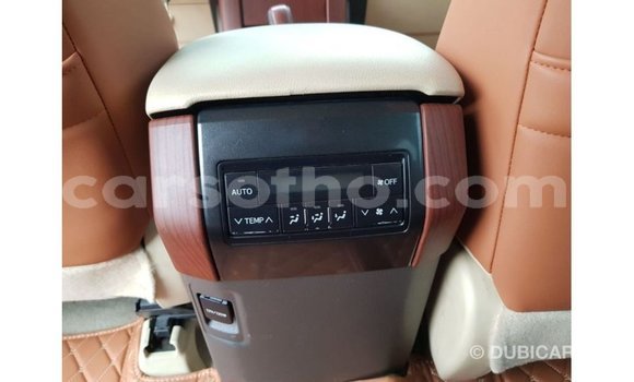 Sayi Imported Toyota Prado White Mota in Import - Dubai a Maseru Sayi Imported Toyota Prado White Mota in Import - Dubai a Maseru
