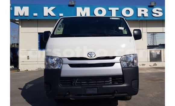 Sayi Imported Toyota Hiace White Mota in Import - Dubai a Maseru Sayi Imported Toyota Hiace White Mota in Import - Dubai a Maseru