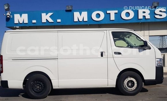 Sayi Imported Toyota Hiace White Mota in Import - Dubai a Maseru Sayi Imported Toyota Hiace White Mota in Import - Dubai a Maseru