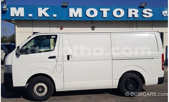 Sayi Imported Toyota Hiace White Mota in Import - Dubai a Maseru Sayi Imported Toyota Hiace White Mota in Import - Dubai a Maseru