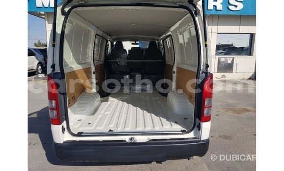 Sayi Imported Toyota Hiace White Mota in Import - Dubai a Maseru Sayi Imported Toyota Hiace White Mota in Import - Dubai a Maseru