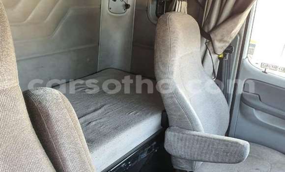 Acheter Occasion Utilitaire Caterpillar 120 Blanc à Maseru, Maseru Acheter Occasion Utilitaire Caterpillar 120 Blanc à Maseru, Maseru