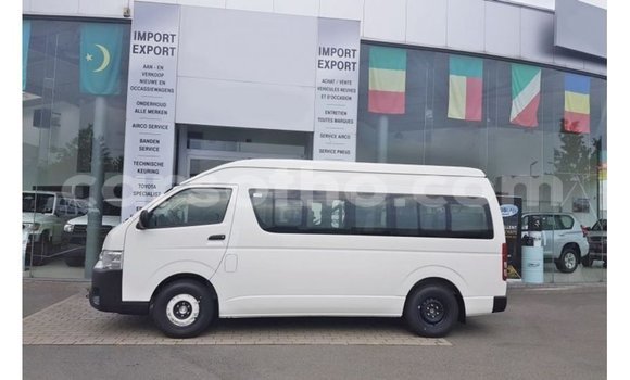 Acheter Import Voiture Toyota Hiace Blanc à Import - Dubai, Maseru Acheter Import Voiture Toyota Hiace Blanc à Import - Dubai, Maseru