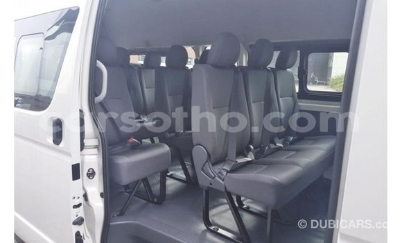 Acheter Import Voiture Toyota Hiace Blanc à Import - Dubai, Maseru Acheter Import Voiture Toyota Hiace Blanc à Import - Dubai, Maseru