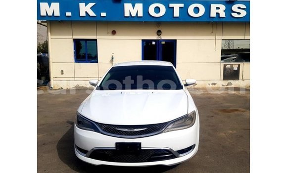 Sayi Imported Chrysler 200 White Mota in Import - Dubai a Maseru