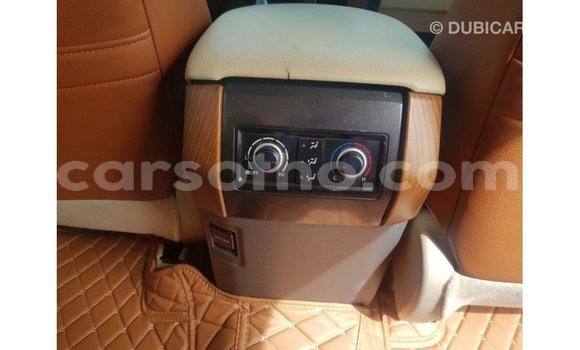 Acheter Import Voiture Toyota Land Cruiser Blanc à Import - Dubai, Maseru Acheter Import Voiture Toyota Land Cruiser Blanc à Import - Dubai, Maseru