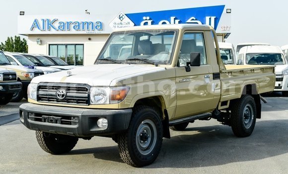 Acheter Import Voiture Toyota Land Cruiser Beige à Import - Dubai, Maseru Acheter Import Voiture Toyota Land Cruiser Beige à Import - Dubai, Maseru