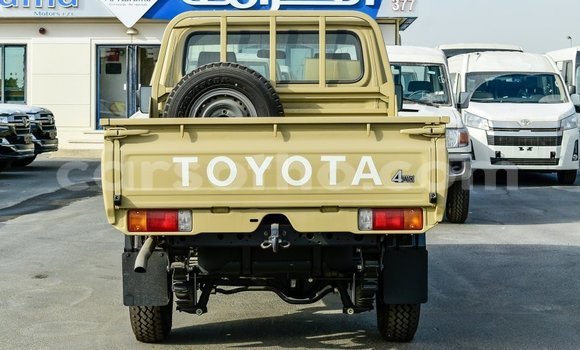 Acheter Import Voiture Toyota Land Cruiser Beige à Import - Dubai, Maseru Acheter Import Voiture Toyota Land Cruiser Beige à Import - Dubai, Maseru