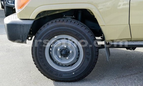 Acheter Import Voiture Toyota Land Cruiser Beige à Import - Dubai, Maseru Acheter Import Voiture Toyota Land Cruiser Beige à Import - Dubai, Maseru