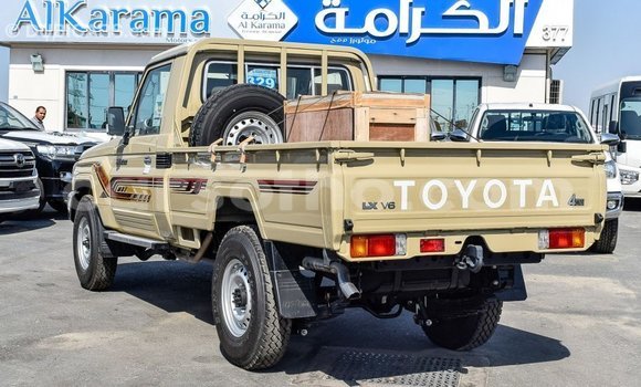 Sayi Imported Toyota Land Cruiser Beige Mota in Import - Dubai a Maseru Sayi Imported Toyota Land Cruiser Beige Mota in Import - Dubai a Maseru