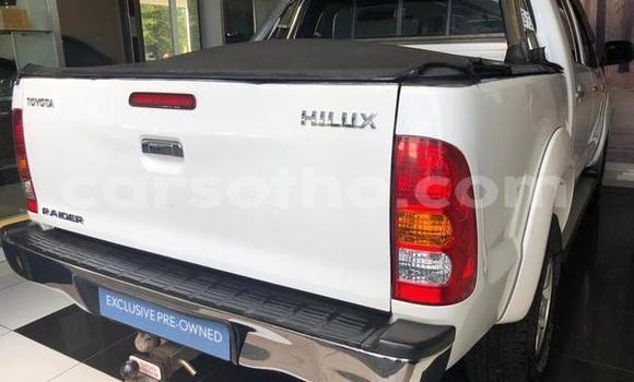 Acheter Occasion Voiture Toyota Hilux Blanc à Thaba–Tseka, Mafeteng Acheter Occasion Voiture Toyota Hilux Blanc à Thaba–Tseka, Mafeteng