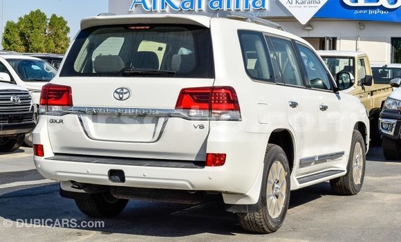 Buy Import Toyota Land Cruiser White Car in Import - Dubai in Maseru Buy Import Toyota Land Cruiser White Car in Import - Dubai in Maseru