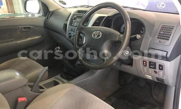 Acheter Occasion Voiture Toyota Hilux Blanc à Thaba–Tseka, Mafeteng Acheter Occasion Voiture Toyota Hilux Blanc à Thaba–Tseka, Mafeteng