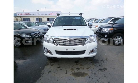 Acheter Import Voiture Toyota Hilux Blanc à Import - Dubai, Maseru Acheter Import Voiture Toyota Hilux Blanc à Import - Dubai, Maseru