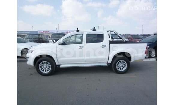 Acheter Import Voiture Toyota Hilux Blanc à Import - Dubai, Maseru Acheter Import Voiture Toyota Hilux Blanc à Import - Dubai, Maseru