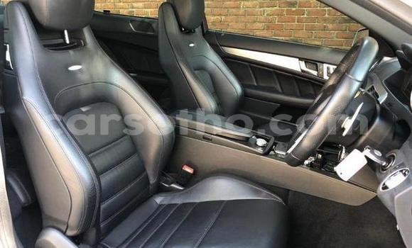 Sayi Na hannu Mercedes-Benz C–Class Silver Mota in Maseru a Maseru Sayi Na hannu Mercedes-Benz C–Class Silver Mota in Maseru a Maseru