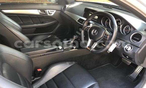 Sayi Na hannu Mercedes-Benz C–Class Silver Mota in Maseru a Maseru Sayi Na hannu Mercedes-Benz C–Class Silver Mota in Maseru a Maseru
