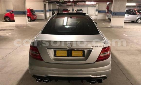 Sayi Na hannu Mercedes-Benz C–Class Silver Mota in Maseru a Maseru Sayi Na hannu Mercedes-Benz C–Class Silver Mota in Maseru a Maseru