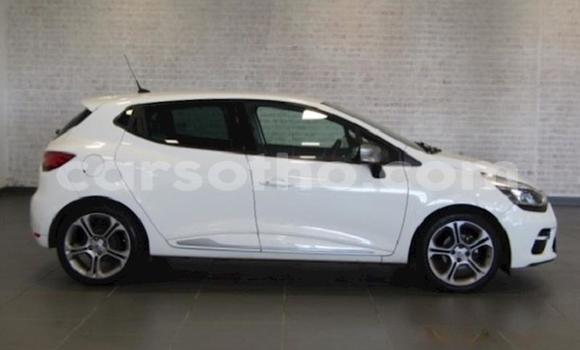 Acheter Occasion Voiture Renault Clio Blanc à Maseru, Maseru Acheter Occasion Voiture Renault Clio Blanc à Maseru, Maseru