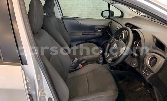 Sayi Na hannu Toyota Yaris Silver Mota in Maseru a Maseru Sayi Na hannu Toyota Yaris Silver Mota in Maseru a Maseru