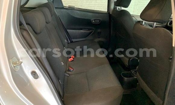 Sayi Na hannu Toyota Yaris Silver Mota in Maseru a Maseru Sayi Na hannu Toyota Yaris Silver Mota in Maseru a Maseru