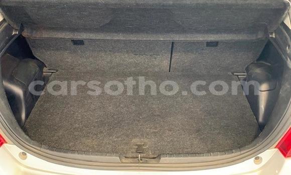 Sayi Na hannu Toyota Yaris Silver Mota in Maseru a Maseru Sayi Na hannu Toyota Yaris Silver Mota in Maseru a Maseru