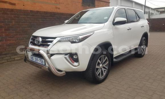اشتري مستعمل Toyota Fortuner White سيارة في Maputsoe في Leribe اشتري مستعمل Toyota Fortuner White سيارة في Maputsoe في Leribe