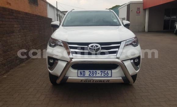 اشتري مستعمل Toyota Fortuner White سيارة في Maputsoe في Leribe اشتري مستعمل Toyota Fortuner White سيارة في Maputsoe في Leribe