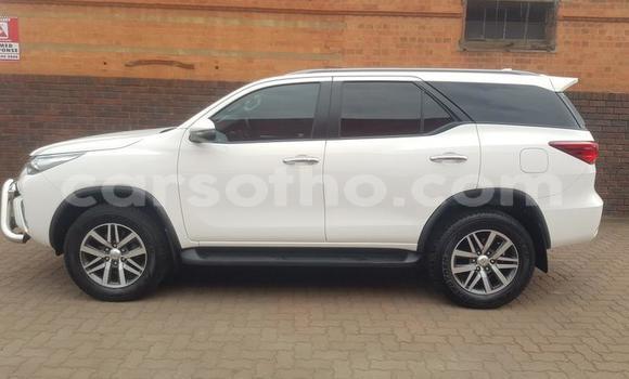 اشتري مستعمل Toyota Fortuner White سيارة في Maputsoe في Leribe اشتري مستعمل Toyota Fortuner White سيارة في Maputsoe في Leribe