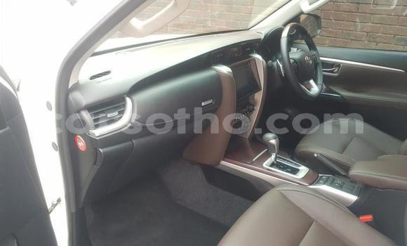 اشتري مستعمل Toyota Fortuner White سيارة في Maputsoe في Leribe اشتري مستعمل Toyota Fortuner White سيارة في Maputsoe في Leribe