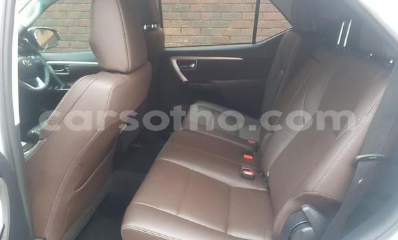 اشتري مستعمل Toyota Fortuner White سيارة في Maputsoe في Leribe اشتري مستعمل Toyota Fortuner White سيارة في Maputsoe في Leribe